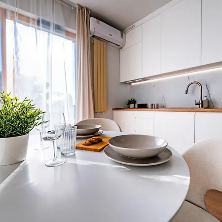 Seaside Modern By Ecru Hotel apartamentowy 3*